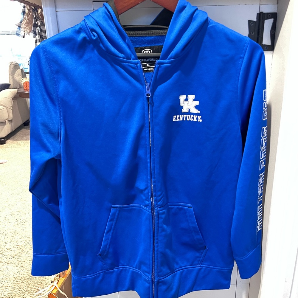 University of Kentucky full zip up (UK) size youth XL. 1378 - Picture 1 of 5